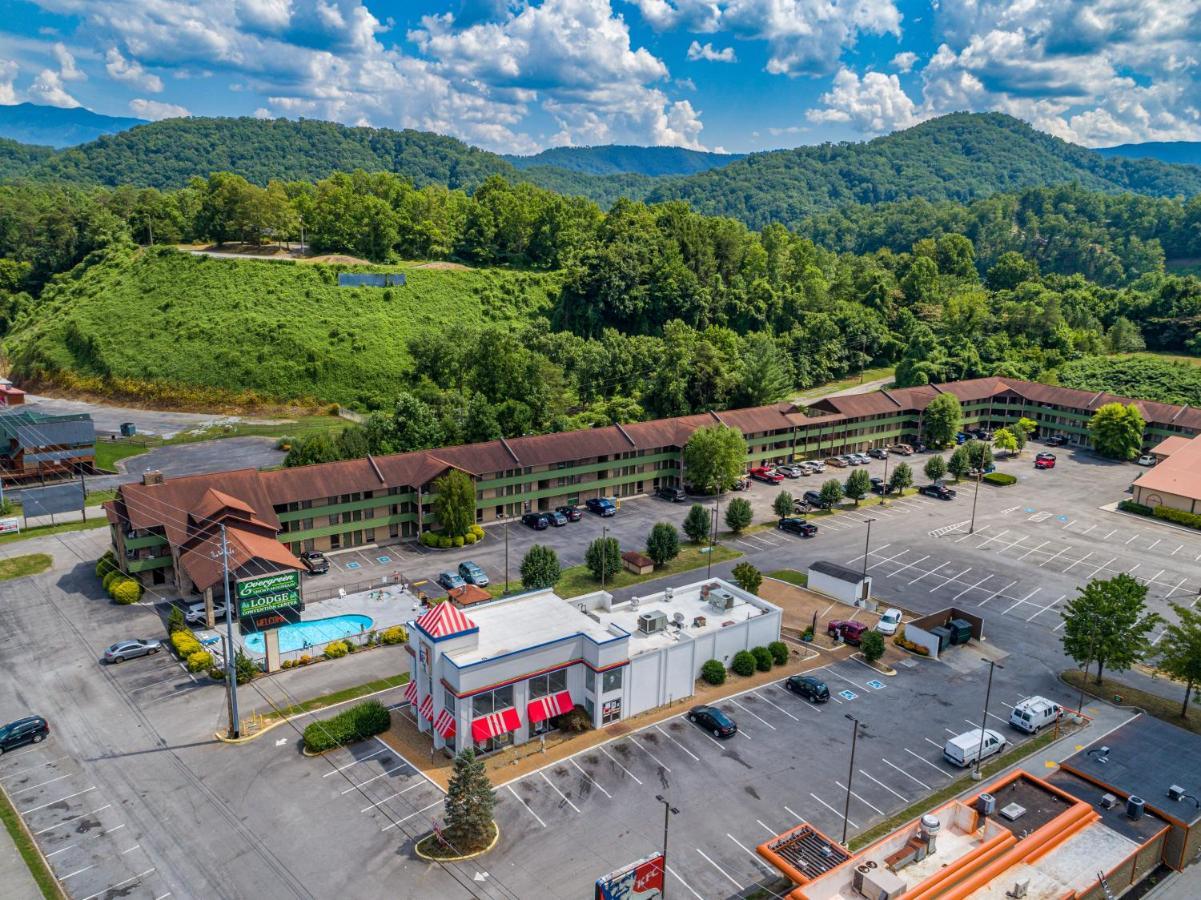 Days Inn By Wyndham Pigeon Forge South Екстер'єр фото