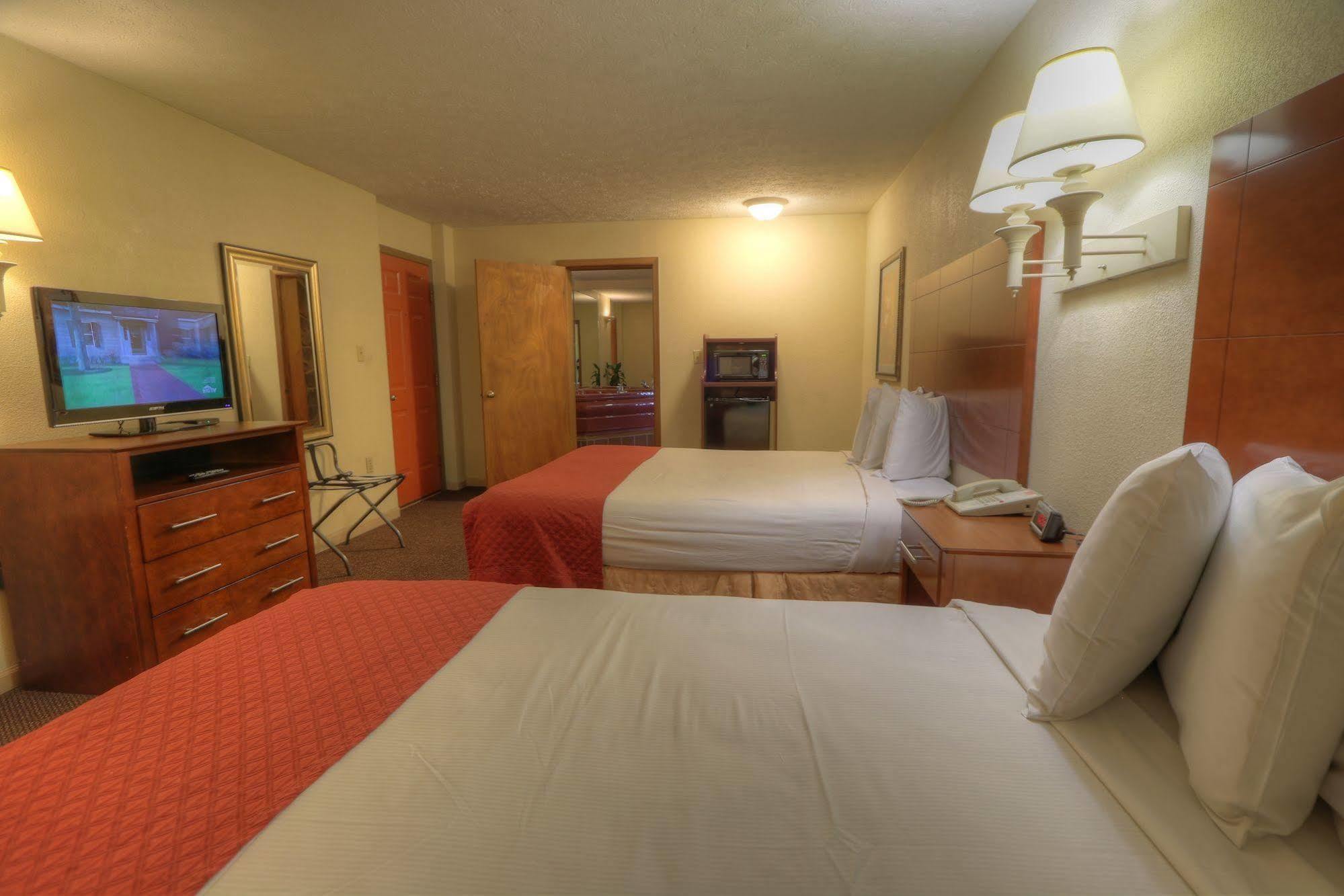 Days Inn By Wyndham Pigeon Forge South Екстер'єр фото