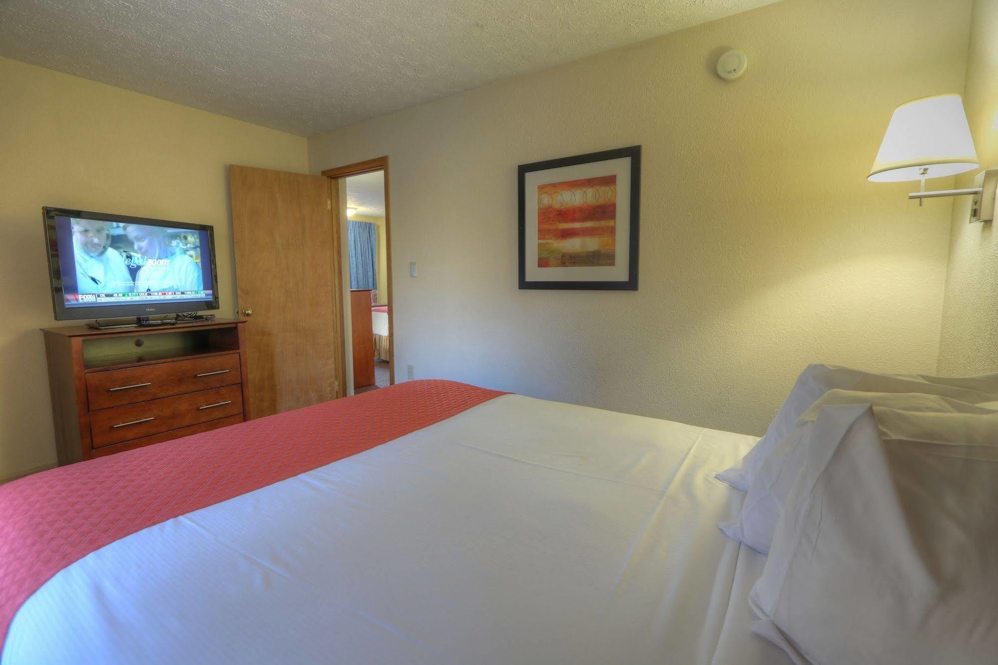 Days Inn By Wyndham Pigeon Forge South Екстер'єр фото